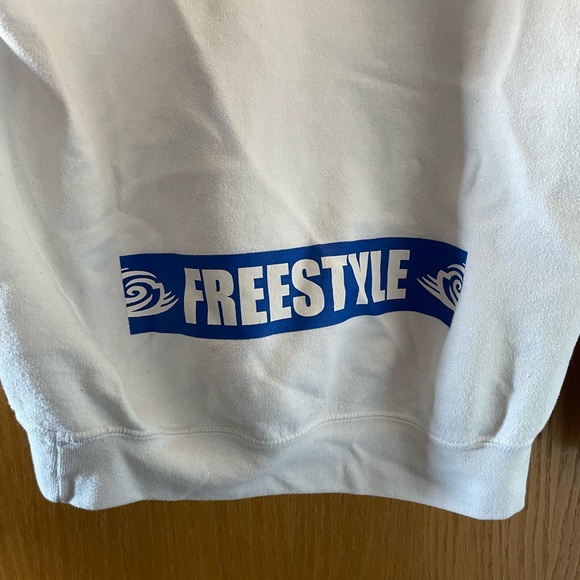 white swim hoodie - Picture 3 of 3